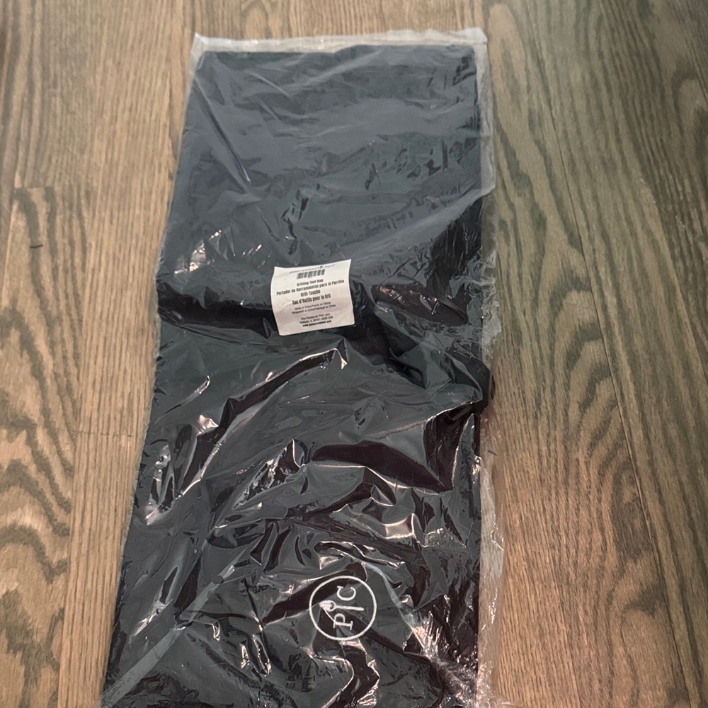 Pampered Chef Black Apron